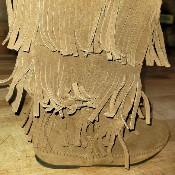 Minnetonka  Suede Fringe boots - Picture 6 of 7